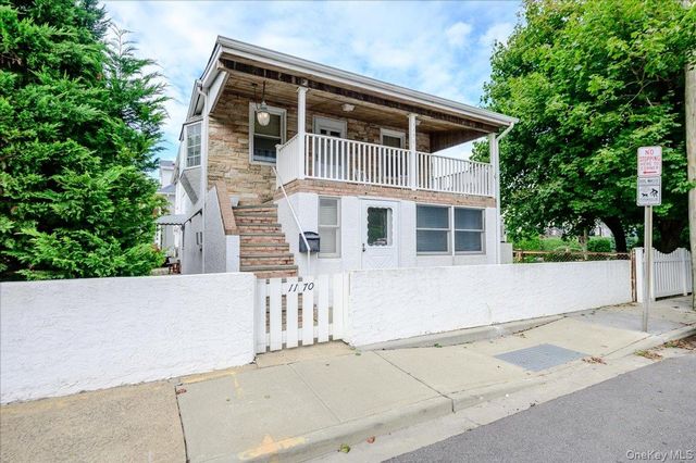  5 BR,  2.00 BTH &nbsp;Hi ranch style home in East Atlantic Beach