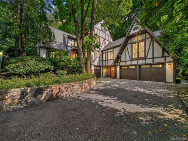  3 BR,  3.00 BTH &nbsp;Tudor style home in Croton-on-hudson