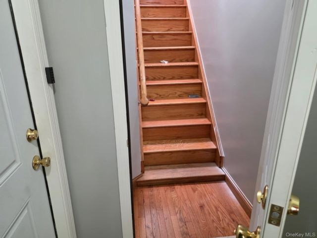  3 BR,  1.00 BTH &nbsp;A-frame style home in Richmond Hill