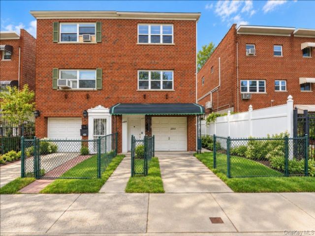  6 BR,  3.00 BTH &nbsp;House style home in Cornell