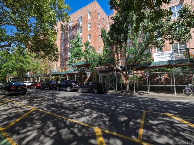 [Sunnyside Real Estate, listing number 7342157]
