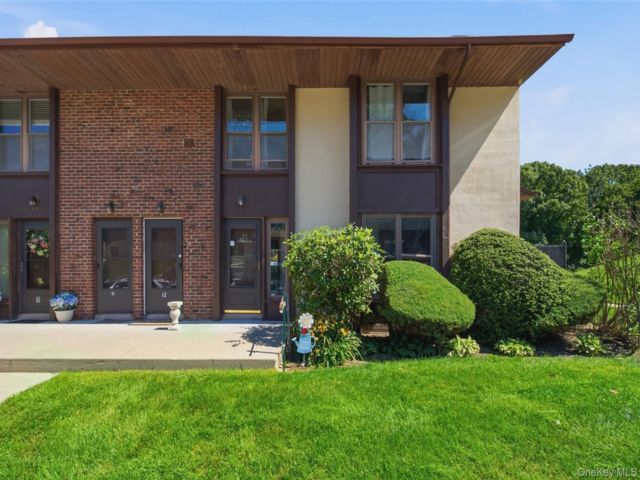  1 BR,  1.00 BTH &nbsp;Garden style home in Selden