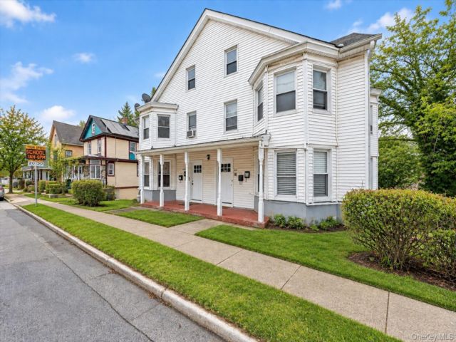  2 BR,  1.00 BTH &nbsp;Colonial style home in Croton-on-hudson