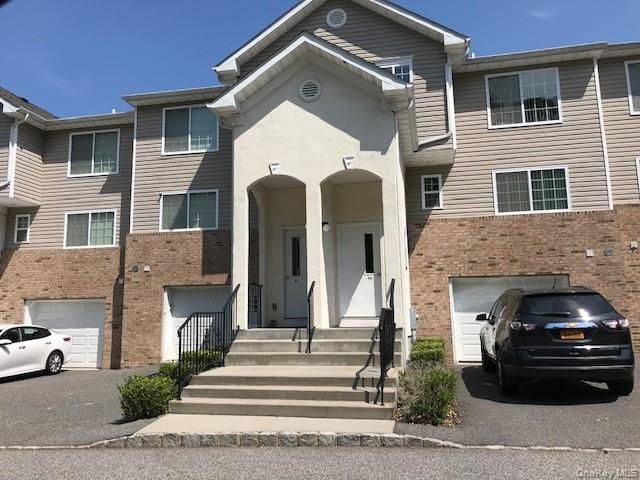  3 BR,  3.00 BTH &nbsp;Other style home in Coram