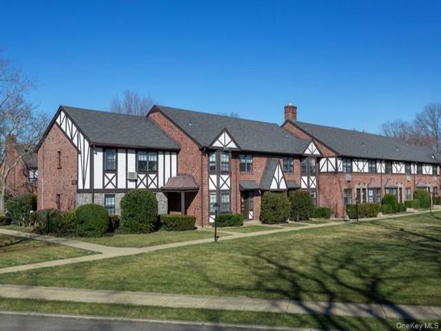 1 BR,  1.00 BTH &nbsp;Other style home in North Babylon