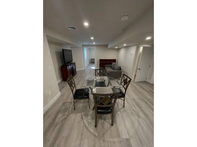 [East Setauket Real Estate, listing number 7342291]