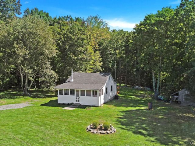  2 BR,  1.00 BTH &nbsp;Bungalow style home in Wurtsboro
