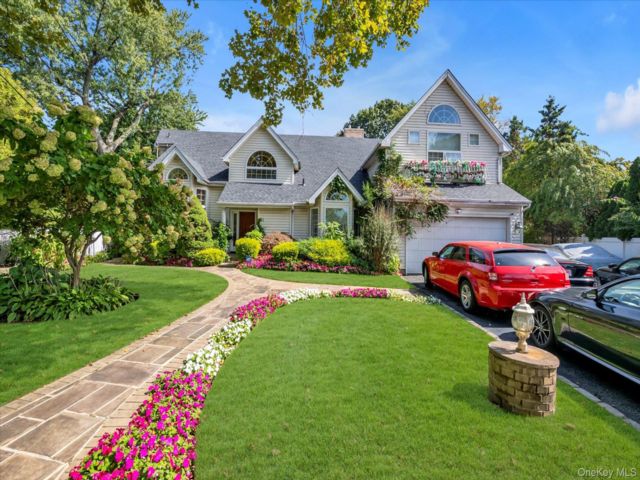  5 BR,  6.00 BTH &nbsp;Contemporary style home in Malverne