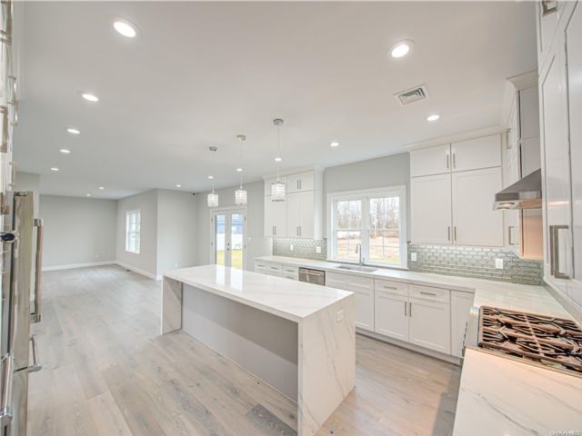  5 BR,  4.00 BTH &nbsp;Colonial style home in Nesconset