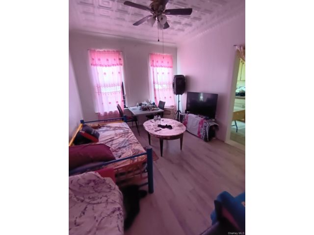 [PHOTO]