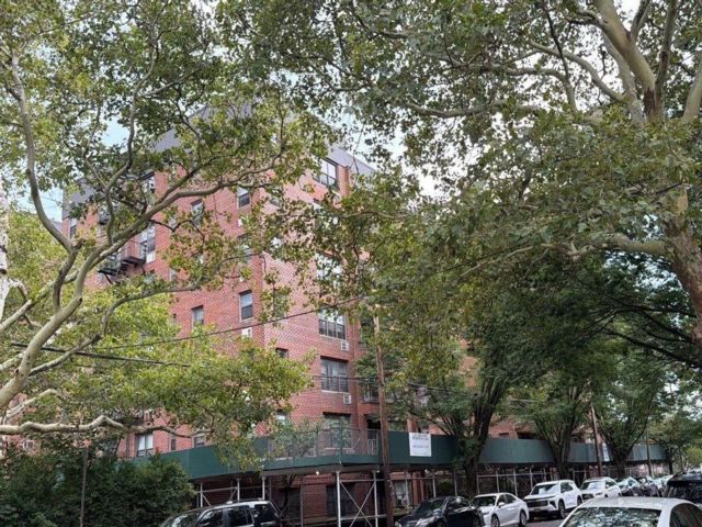  2 BR,  1.00 BTH &nbsp;Mid rise style home in Mill Basin
