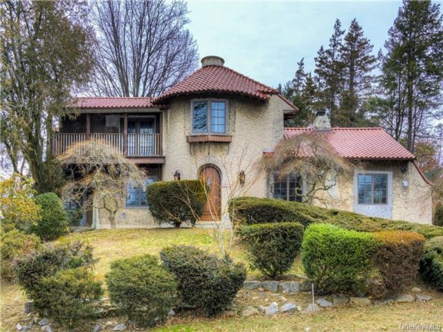  5 BR,  4.00 BTH &nbsp;Mediterranean style home in New Rochelle