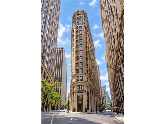  2 BR,  2.00 BTH &nbsp;High rise style home in New York (manhattan)