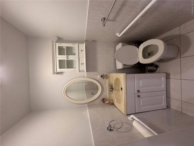 [PHOTO]