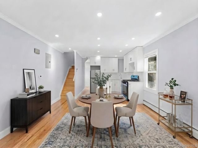  3 BR,  3.00 BTH &nbsp;Colonial style home in Queens Village