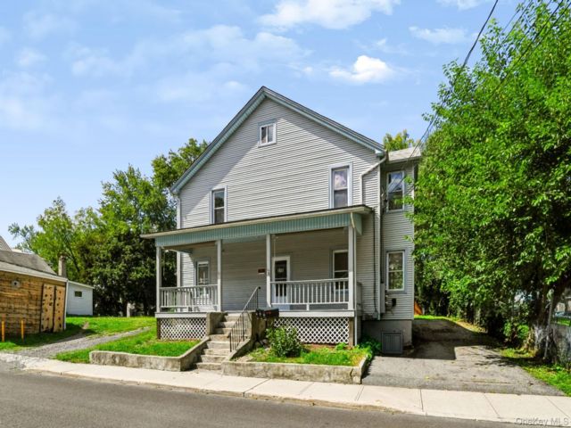  2 BR,  1.00 BTH &nbsp;Foursquare style home in Maybrook