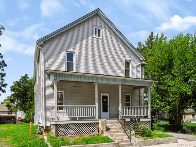  2 BR,  1.00 BTH &nbsp;Foursquare style home in Maybrook