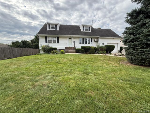  2 BR,  1.00 BTH &nbsp;Cape cod style home in Seaford