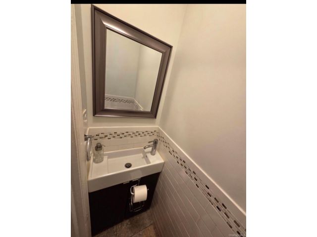[PHOTO]