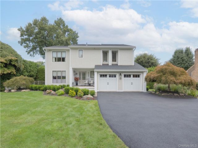  6 BR,  4.00 BTH &nbsp;Colonial style home in Pearl River