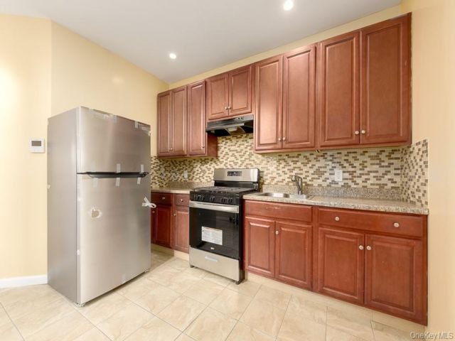  3 BR,  1.00 BTH &nbsp;Other style home in Bedford Stuyvesant
