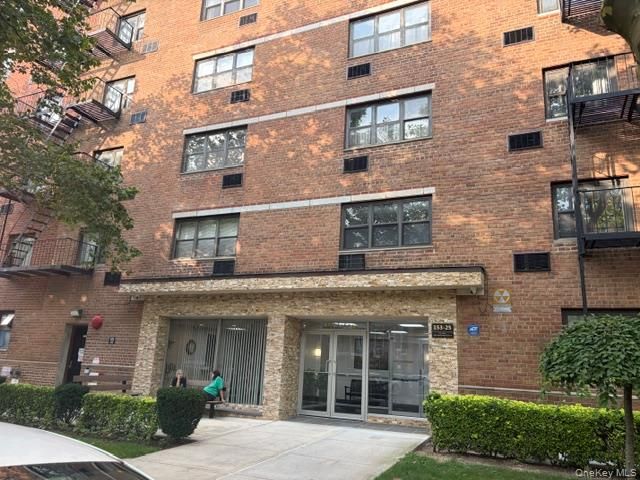[Howard Beach Real Estate, listing number 7342944]
