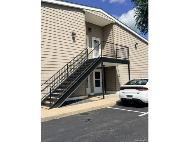 1 BR,  1.00 BTH &nbsp;Other style home in Smithtown
