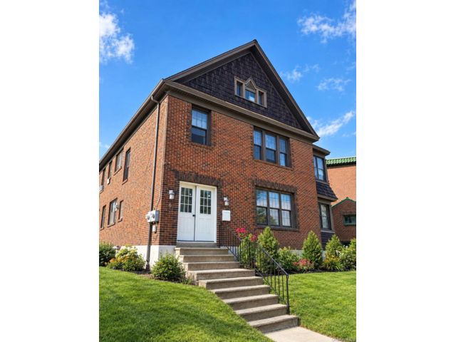  4 BR,  3.00 BTH &nbsp;Colonial style home in Call Listing Agent