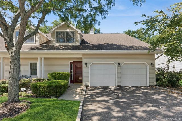  3 BR,  3.00 BTH &nbsp;Condo style home in Port Washington