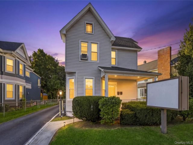 Studio,  0.00 BTH &nbsp;Commercial style home in Port Jervis