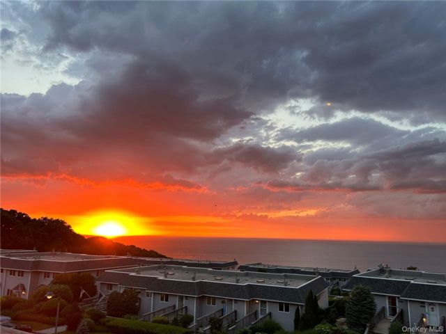 [PHOTO]