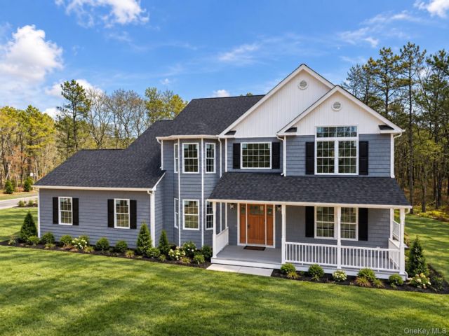  4 BR,  3.00 BTH &nbsp;Colonial style home in Manorville