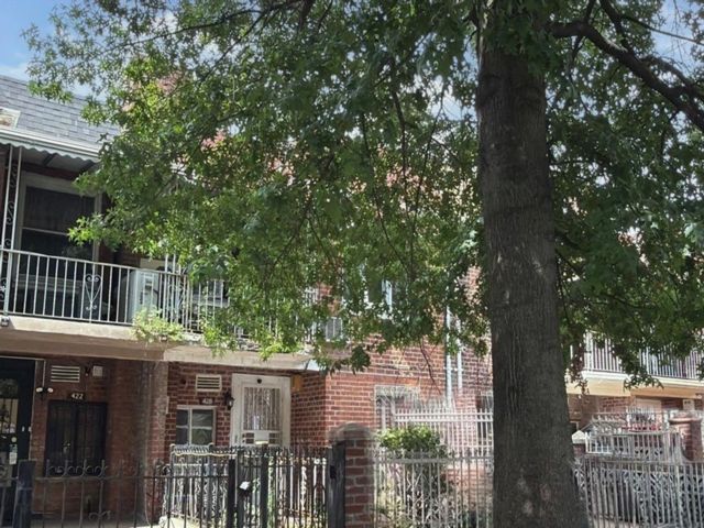  3 BR,  2.00 BTH &nbsp;House style home in East Flatbush