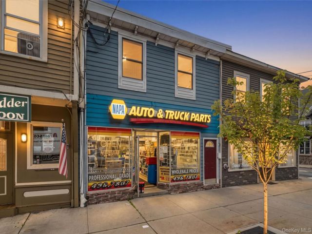 Studio,  0.00 BTH &nbsp;Commercial style home in Washingtonville
