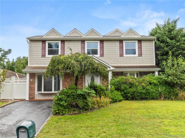 [Mount Sinai Real Estate, listing number 7343330]