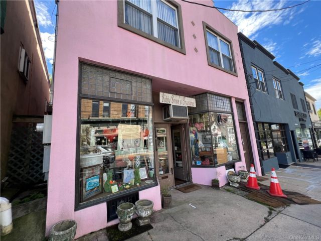 Studio,  0.00 BTH &nbsp;House style home in Port Washington