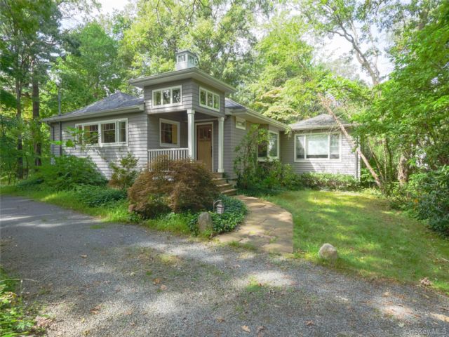  2 BR,  2.00 BTH &nbsp;Ranch style home in Northport