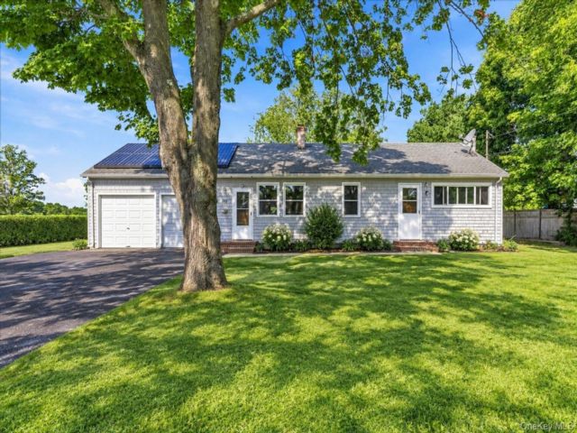  2 BR,  1.00 BTH &nbsp;Ranch style home in Cutchogue