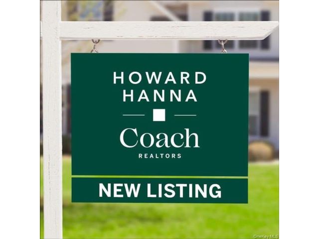  4 BR,  2.00 BTH &nbsp;Cape cod style home in Levittown