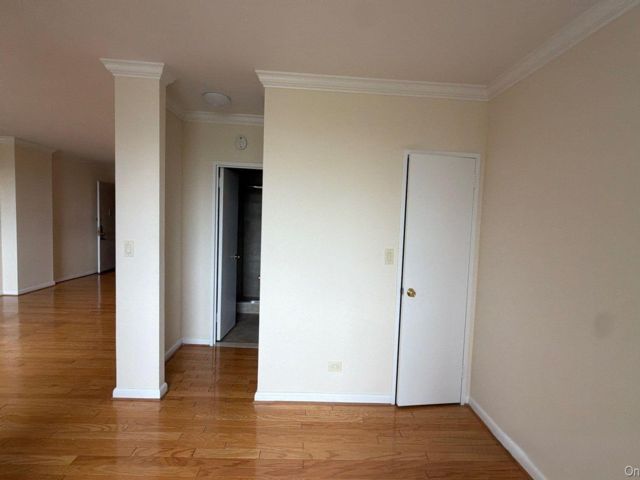 [PHOTO]