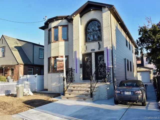  4 BR,  2.00 BTH &nbsp;Other style home in Jamaica