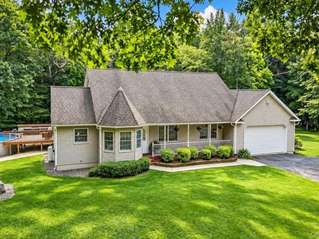  3 BR,  2.00 BTH &nbsp;Ranch style home in Pine Bush
