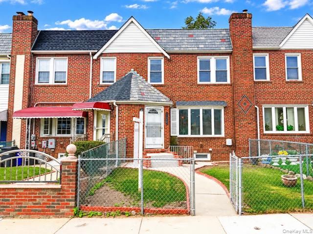  3 BR,  4.00 BTH &nbsp;Other style home in Saint Albans
