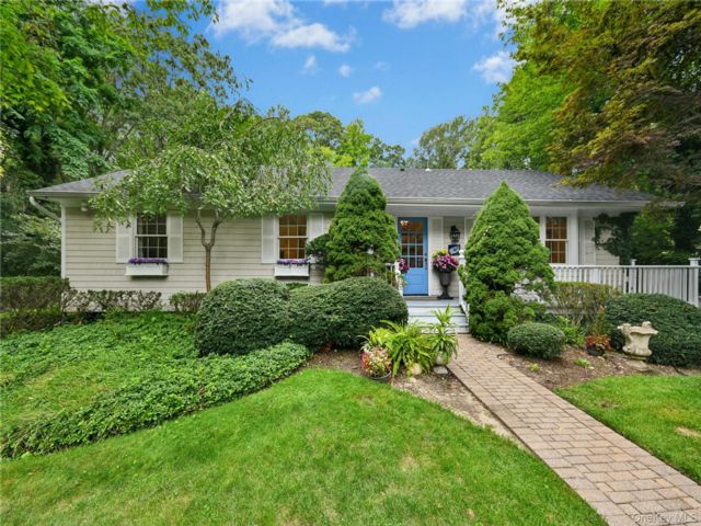  3 BR,  2.00 BTH &nbsp;Ranch style home in Port Jefferson
