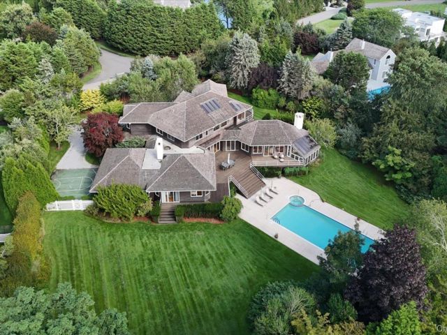  6 BR,  6.00 BTH &nbsp;Contemporary style home in Remsenburg