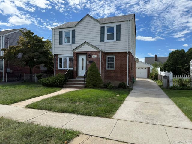  3 BR,  2.00 BTH &nbsp;Other style home in Mineola