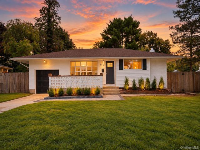  3 BR,  1.00 BTH &nbsp;Ranch style home in Commack