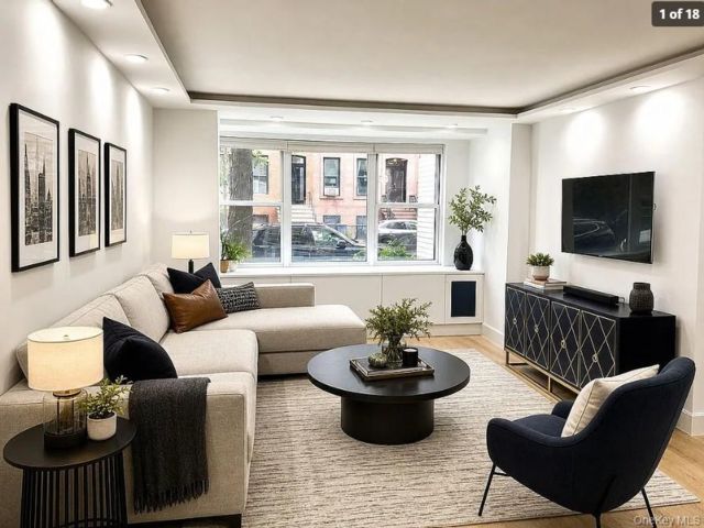 2 BR,  2.00 BTH &nbsp;High rise style home in New York (manhattan)