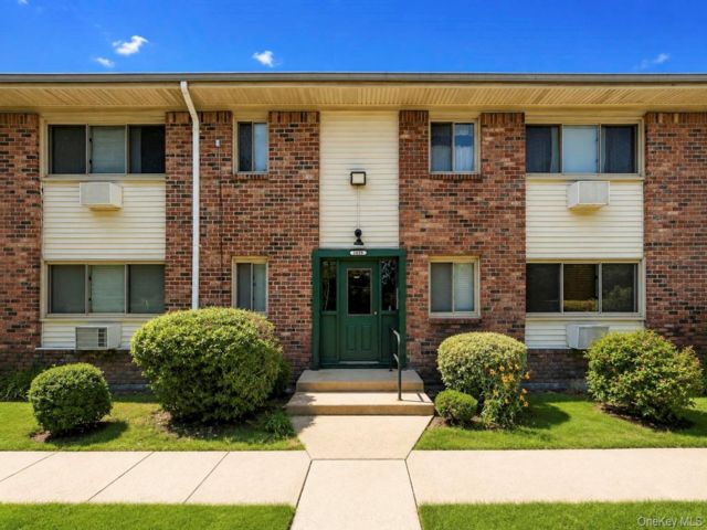  1 BR,  1.00 BTH &nbsp;Other style home in Islip