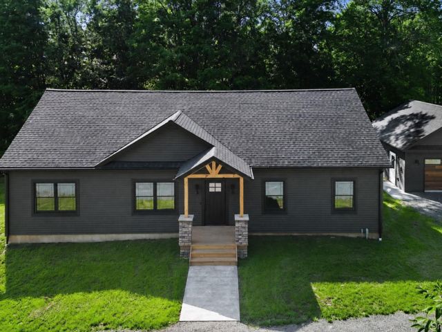  3 BR,  3.00 BTH &nbsp;Ranch style home in Parksville